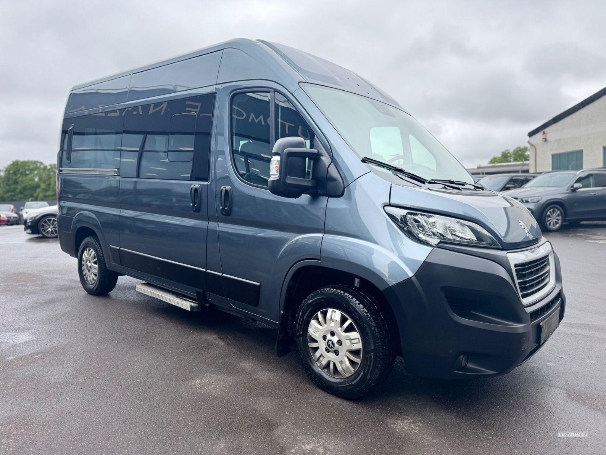 Peugeot Boxer ALLURE LUX 8 PLACES
