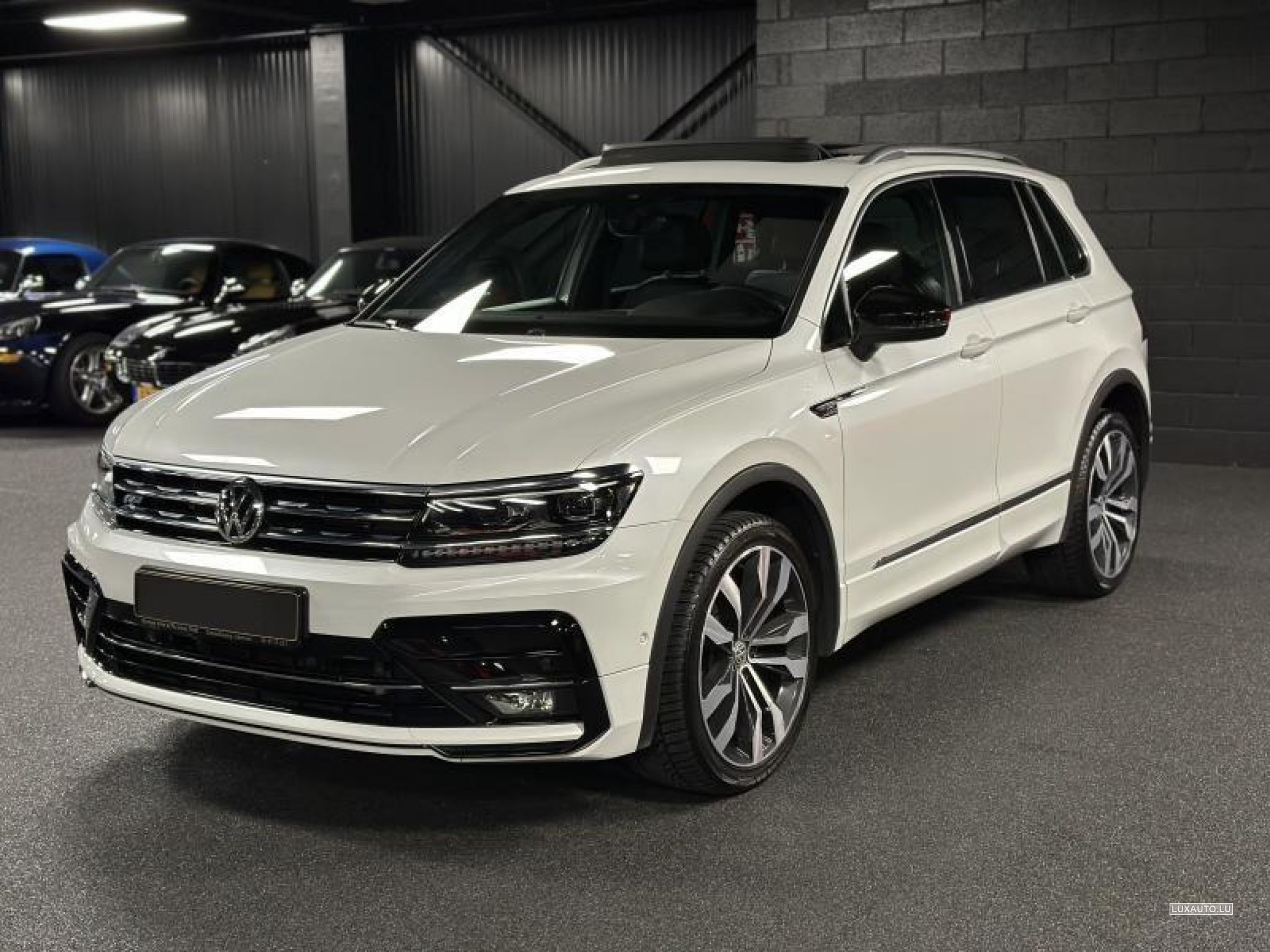 VW Tiguan R LINE *20z*Dynaudio*AHK*Pano
