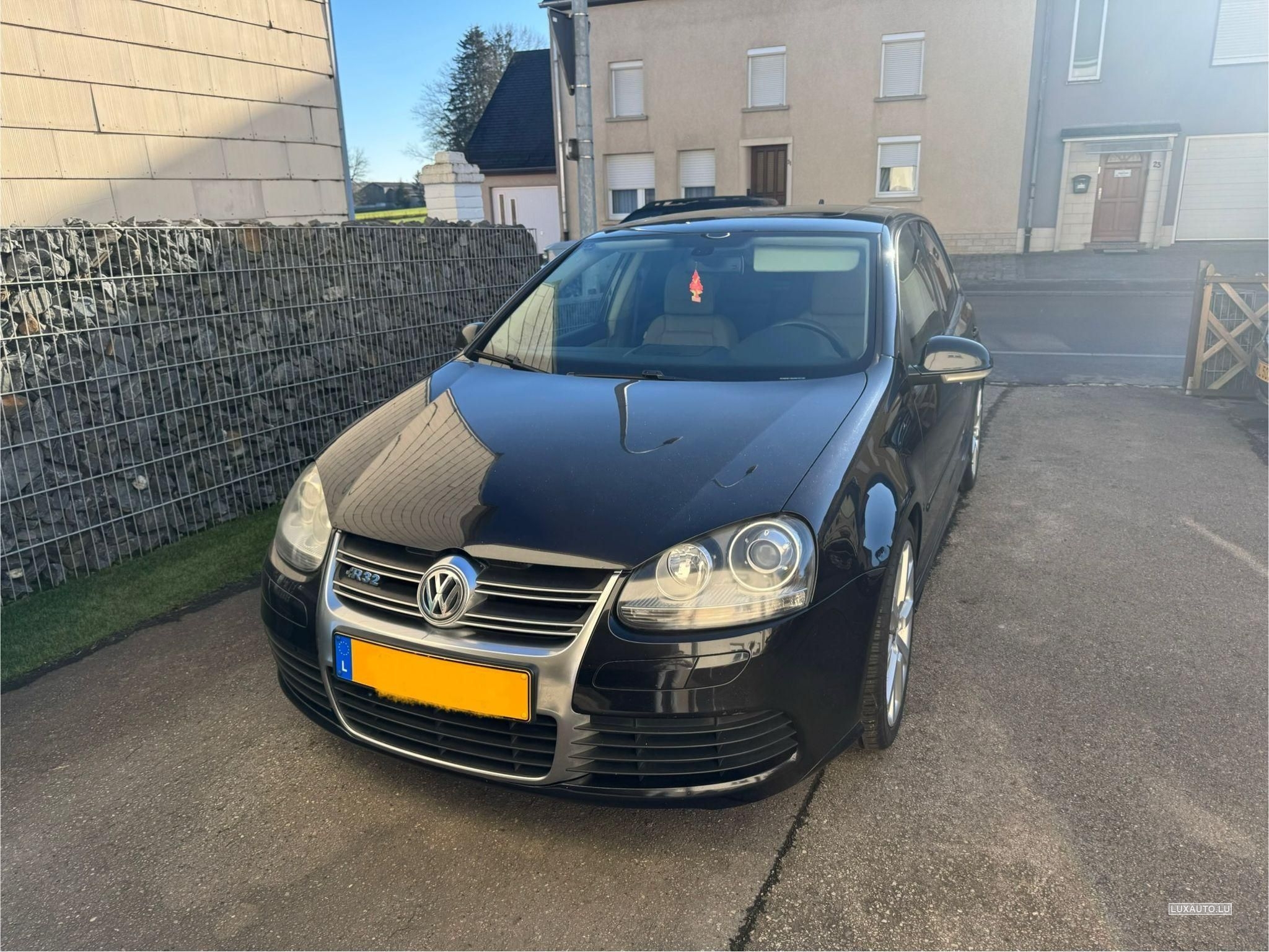 VW Golf R32