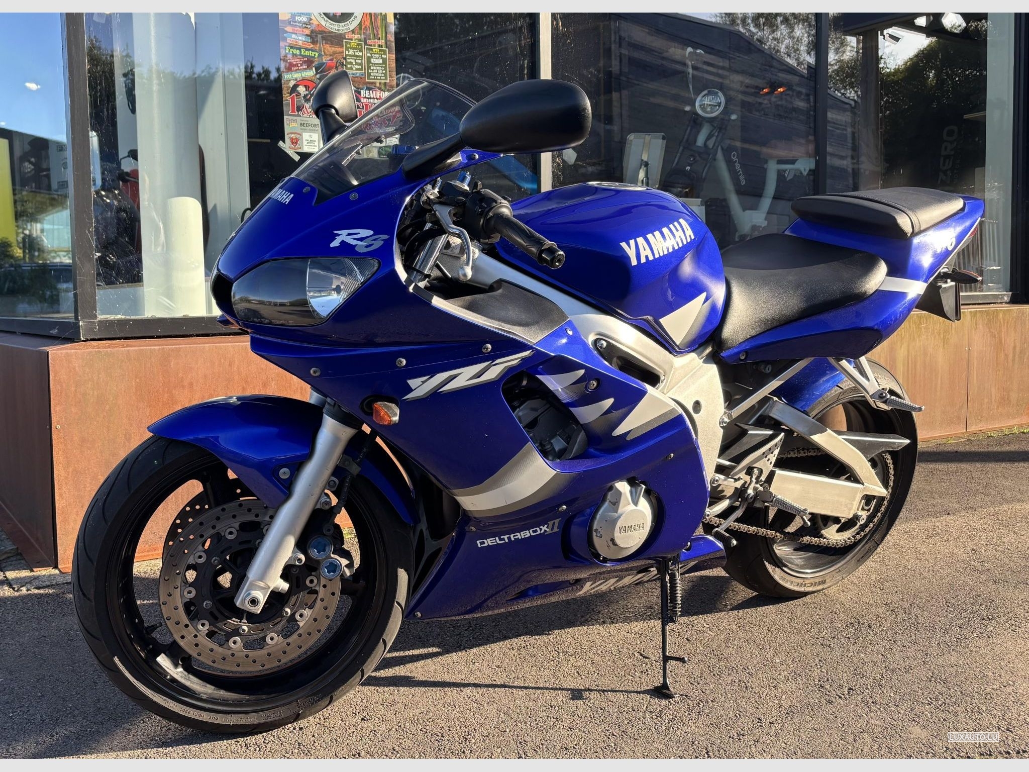 Yamaha R6