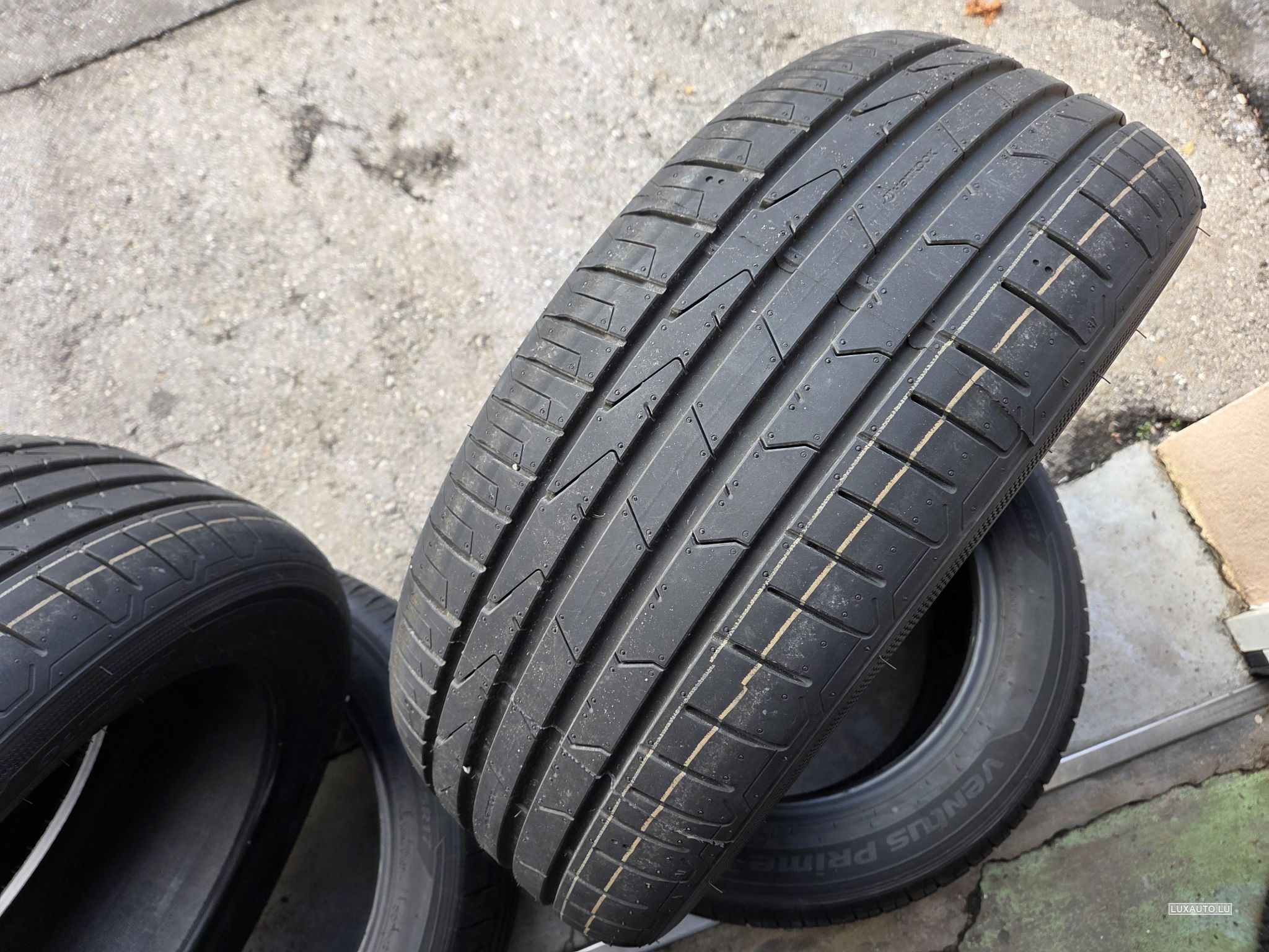 Pneus 17" - 215/55R 94V Eté
