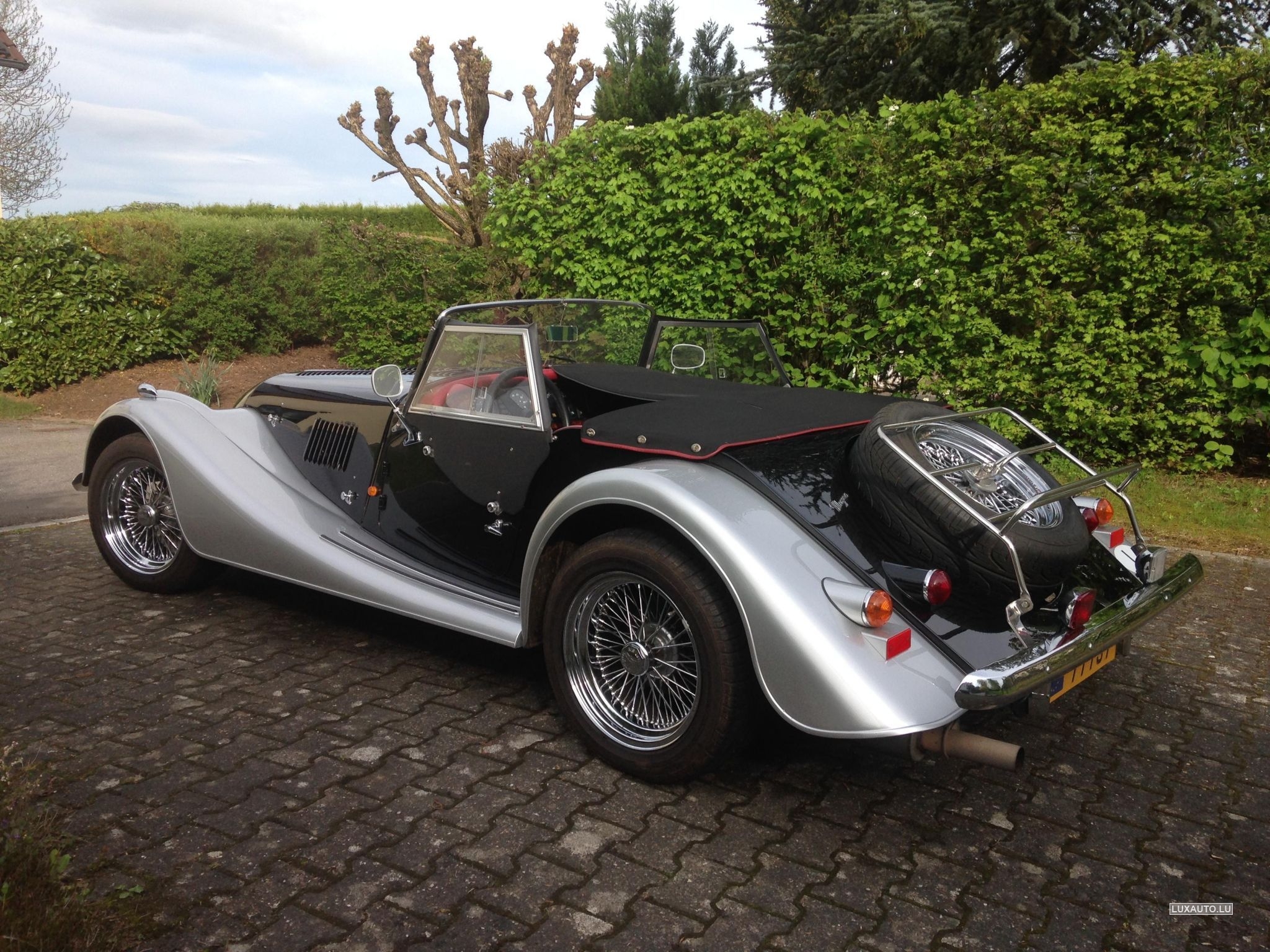 Morgan Plus 8 Bi-color silver/black