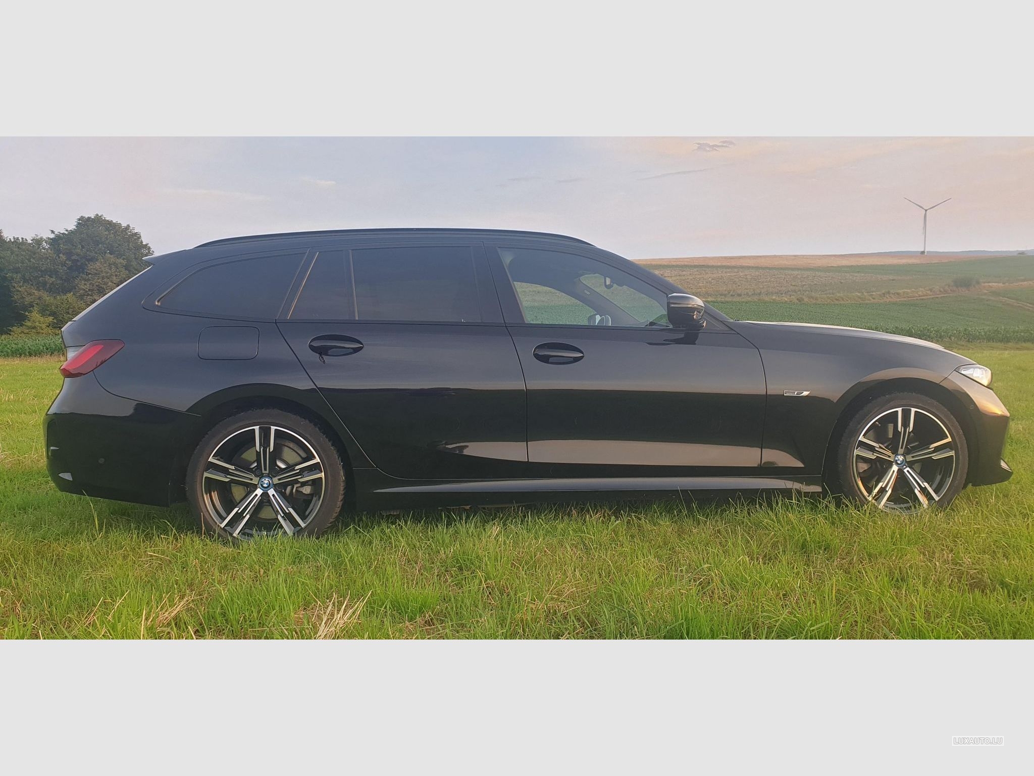 BMW 320 320e Touring,12/2022,Facelift,M Sportpaket,AHK,Npr.66.800 €