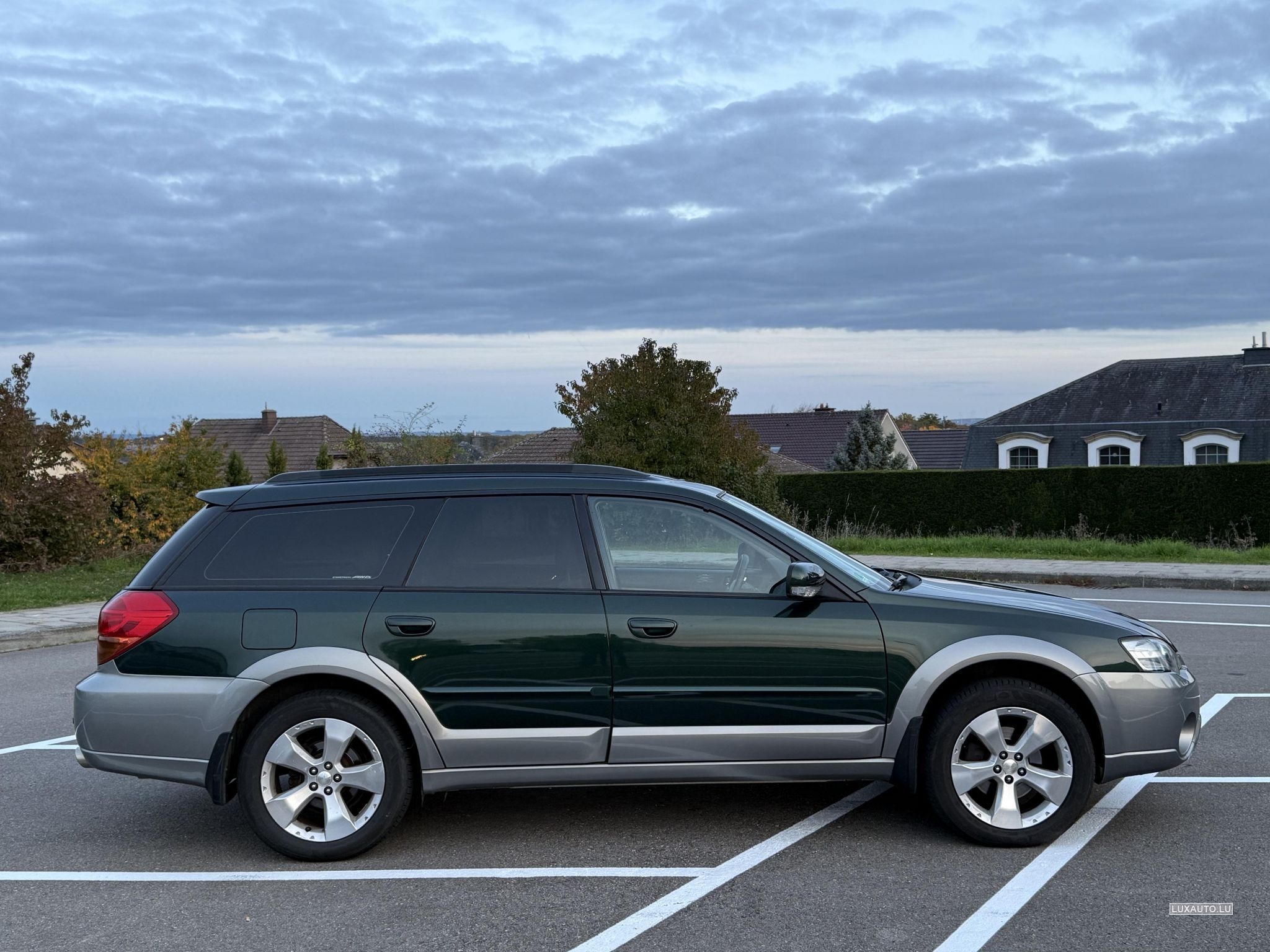 Subaru Outback 3.0R