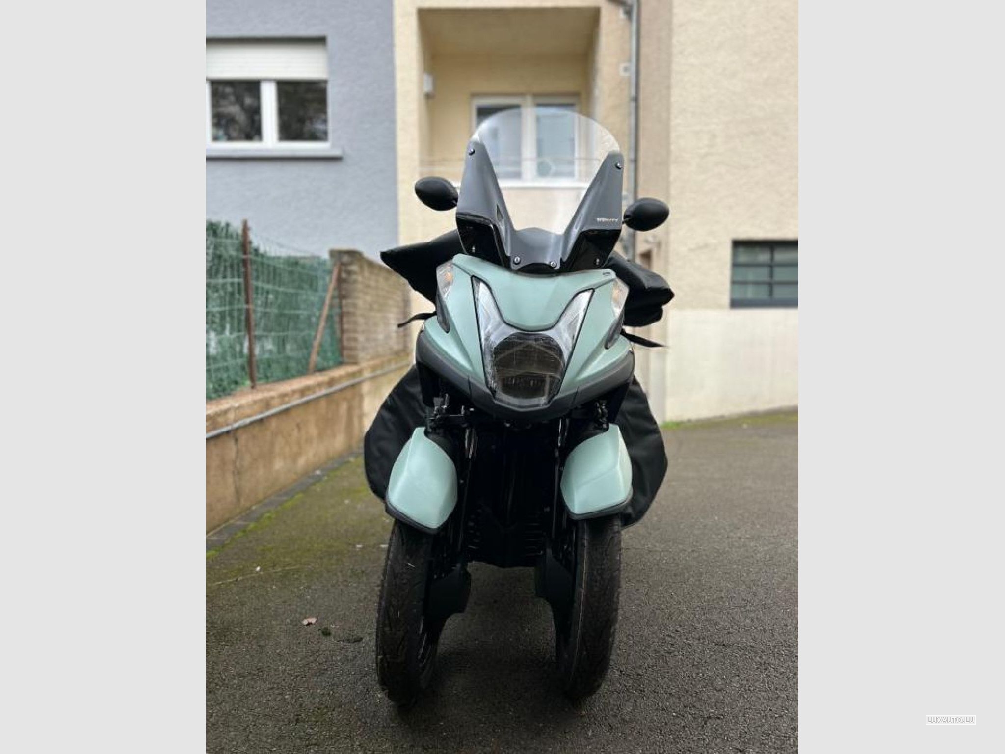 Yamaha Tricity Catégorie : Scooter 3 roues  Moteur : 155 cm³ – monocylindre