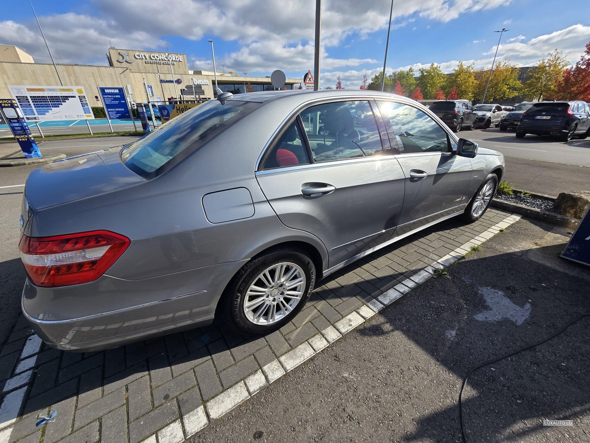 Mercedes E 200